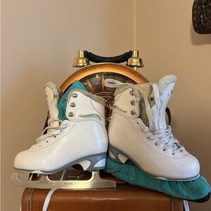 Jackson Soft Skate. White Size 13J